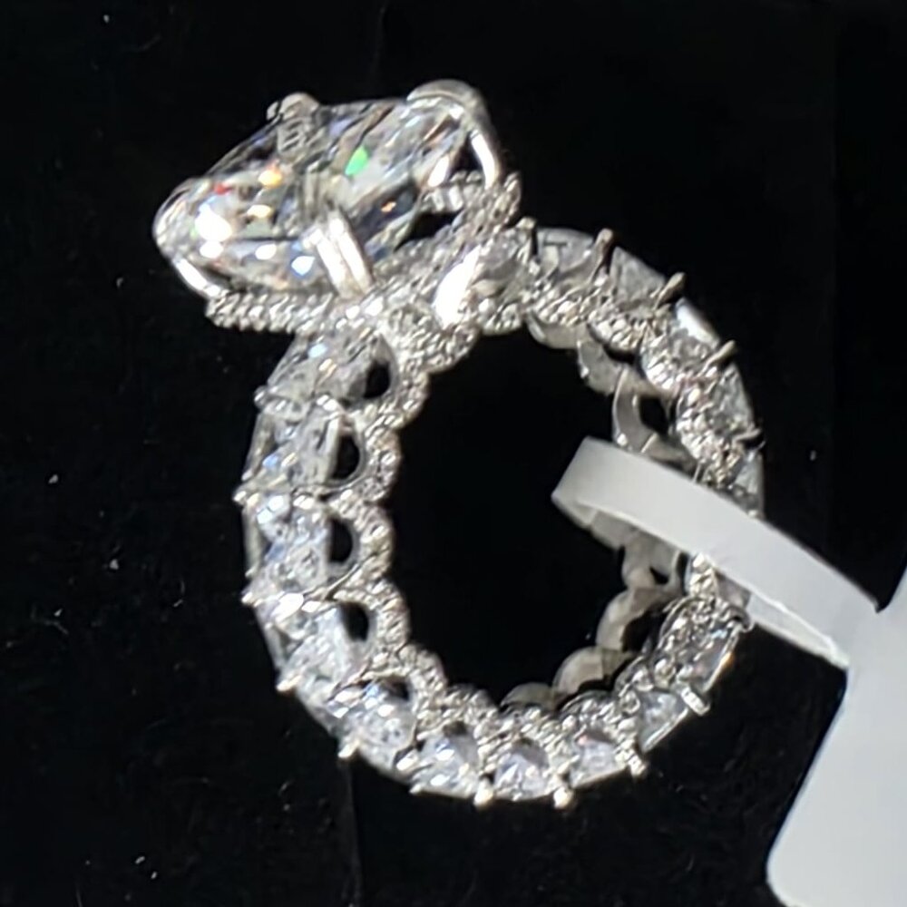 RADIANT CUT RING SET! ๐๐๐ - Picture 3 of 11